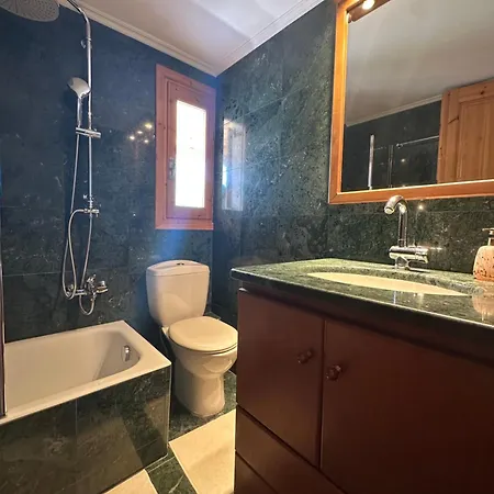 Double View Apartment *